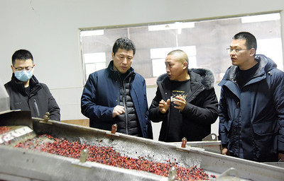 李方甫強調加強森林防滅火能力建設，推動電子產品銷售助力消防現代化